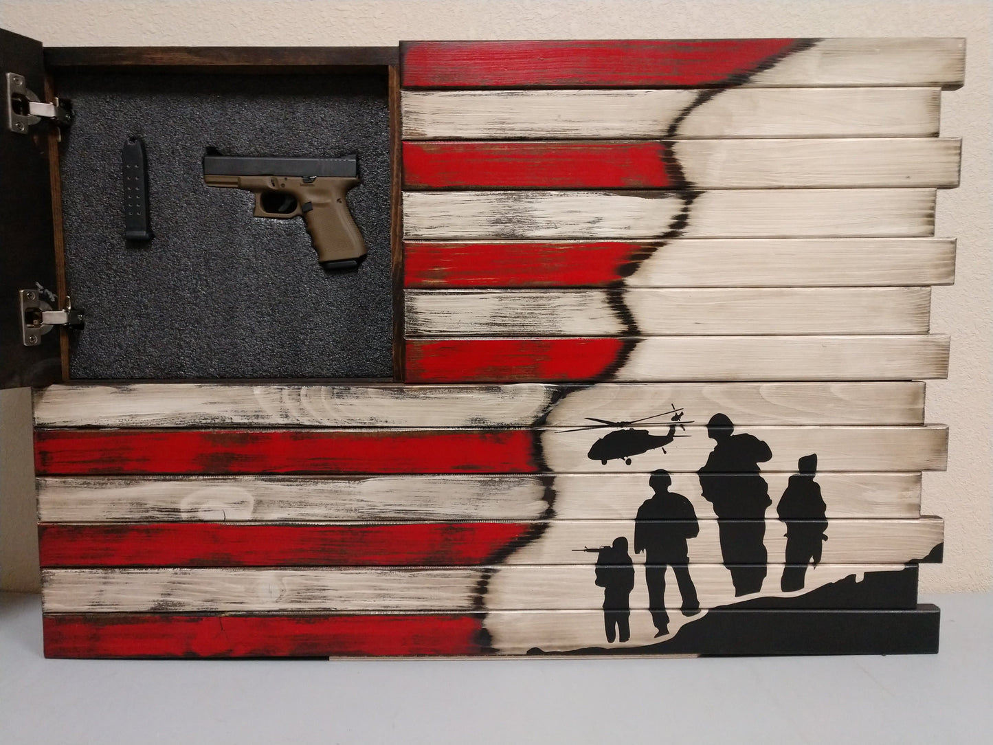 "Heroes In Arms" Concealment Flag