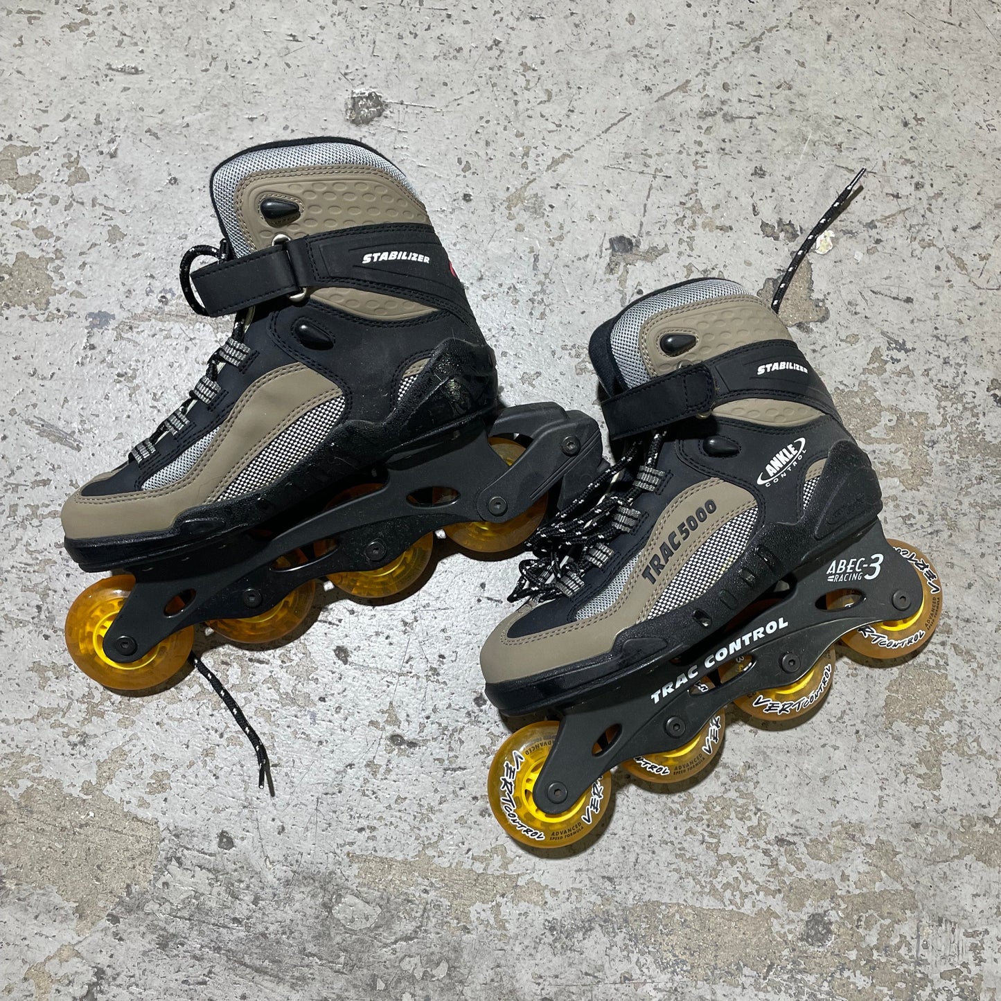 Roller Derby Trac5000 Inline Skate - Beige/Black [Size 7]