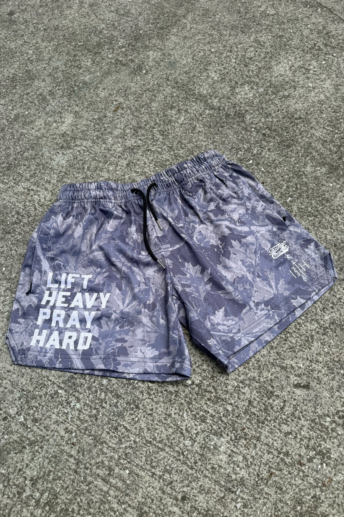 Men's Mesh Lifestyle Shorts | 5.5"- Lift Heavy Pray Hard Deadwood