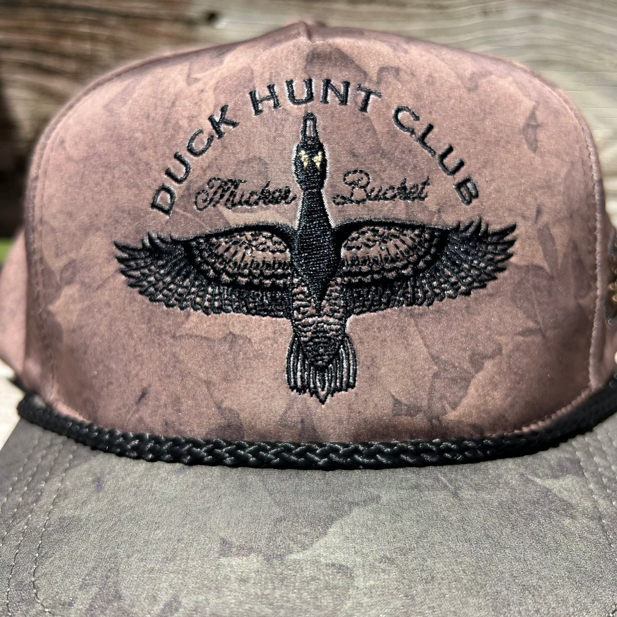 Duck Hunt Club Swamp Leaf Bucket