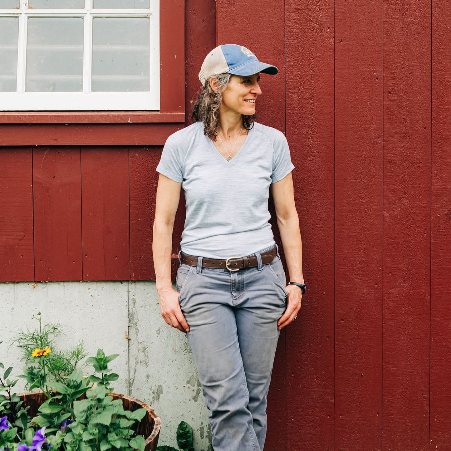 Microweight Women's Wool V-Neck T-Shirt - Woolverino