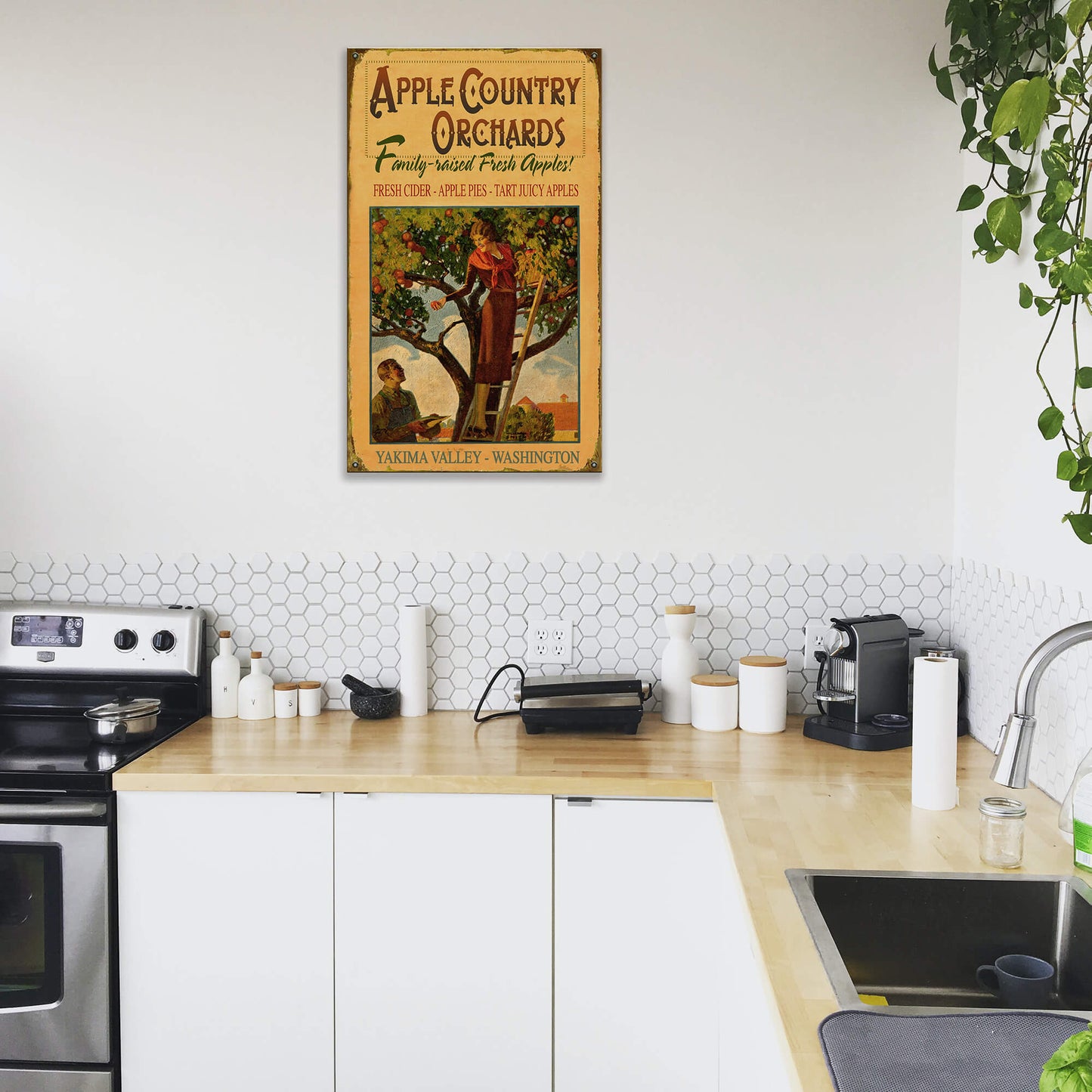 Apple Country Orchards - Wood & Metal Wall Art