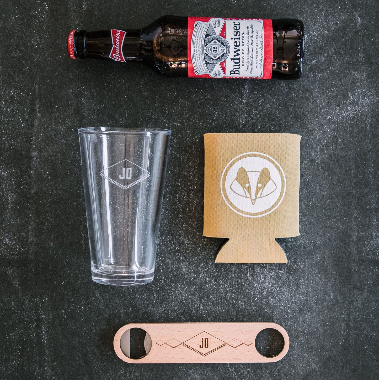 Pint Glasses - Set of 4: The Medalist