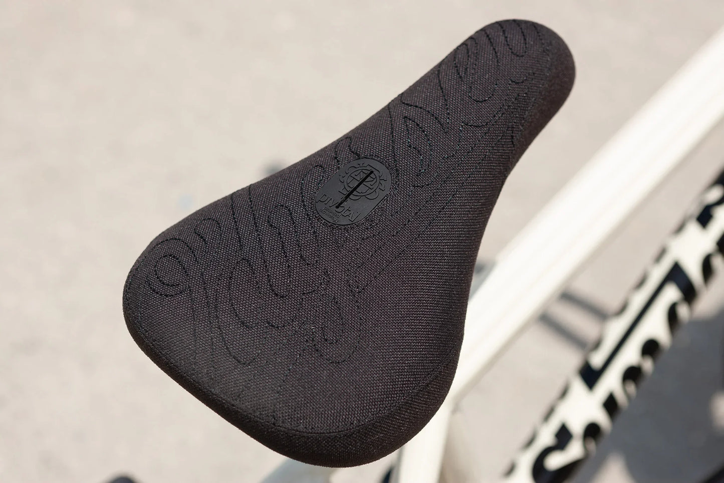 Sunday 2022 Soundwave Cassette Special 21″ Gary Young Signature Complete BMX Bike RHD/LHD - Gloss Classic White