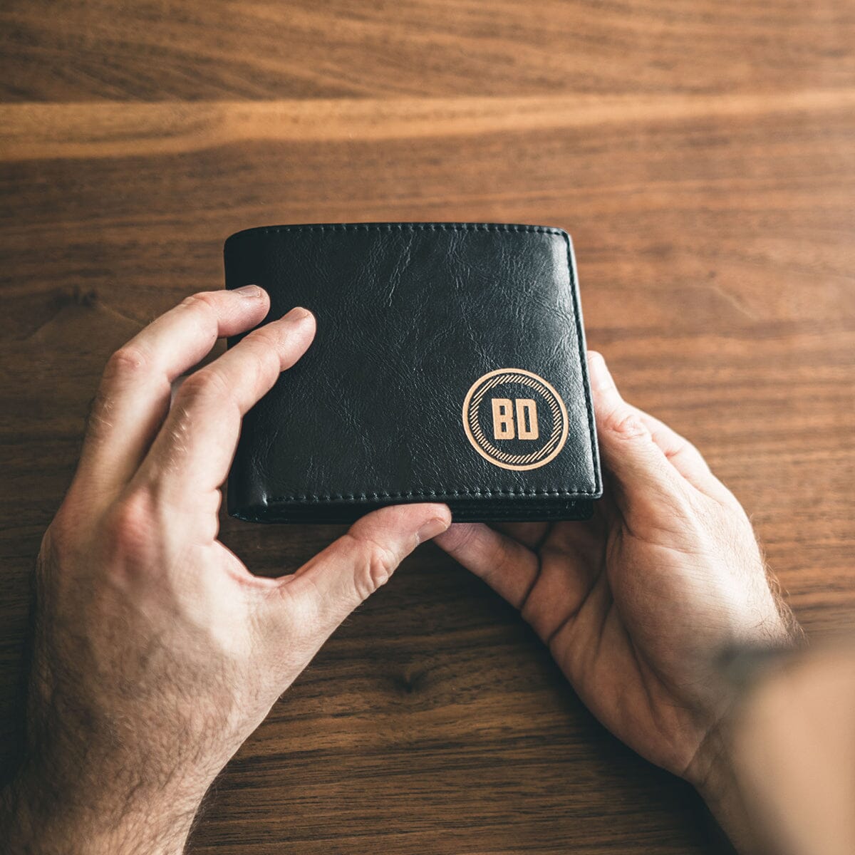 Personalized Bifold Wallet: Circle