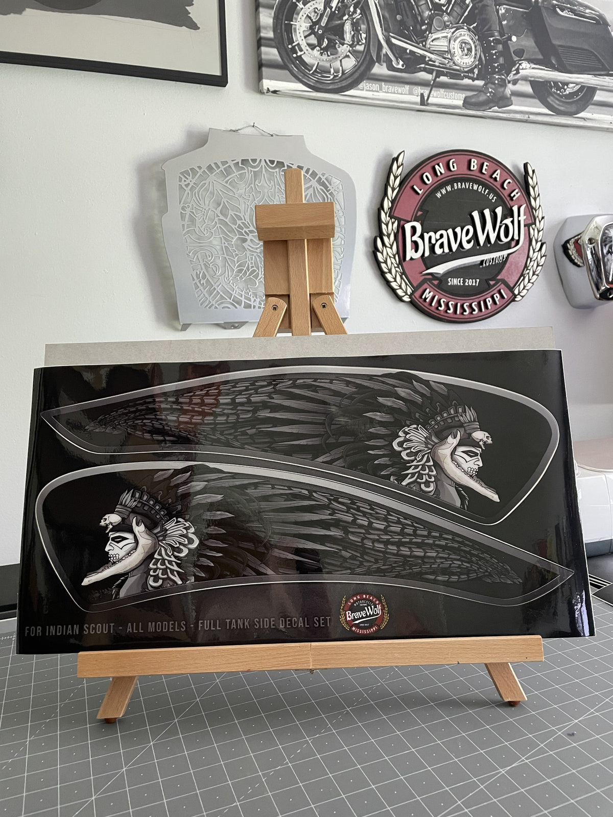 MesoChief - Indian Scout - Full Tank Black & White
