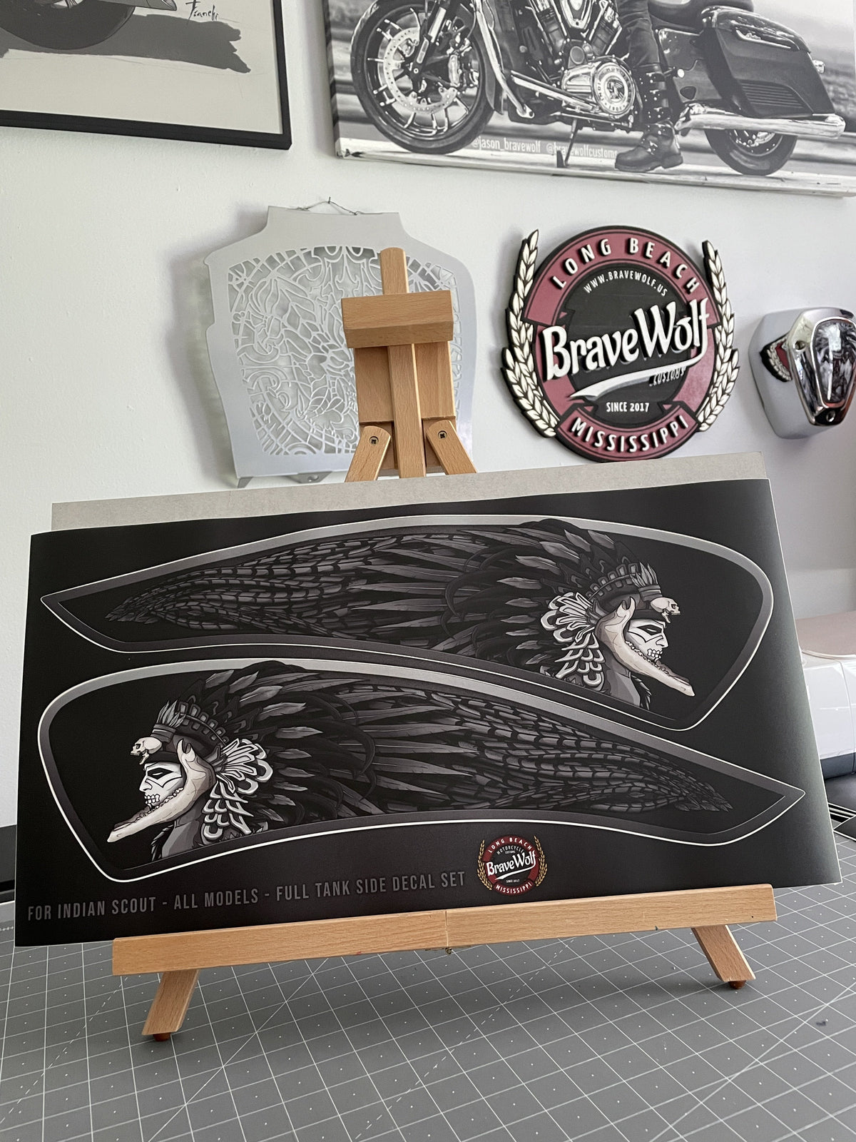 MesoChief - Indian Scout - Full Tank Black & White