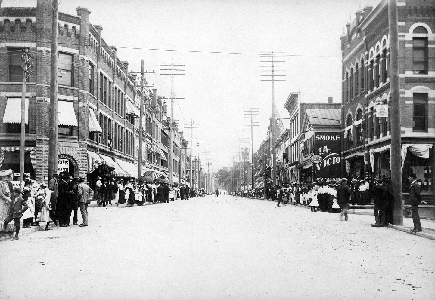 A Pictorial History: Looking Back: Otsego, Delaware, Chenango and Schoharie Counties of Upstate New York
