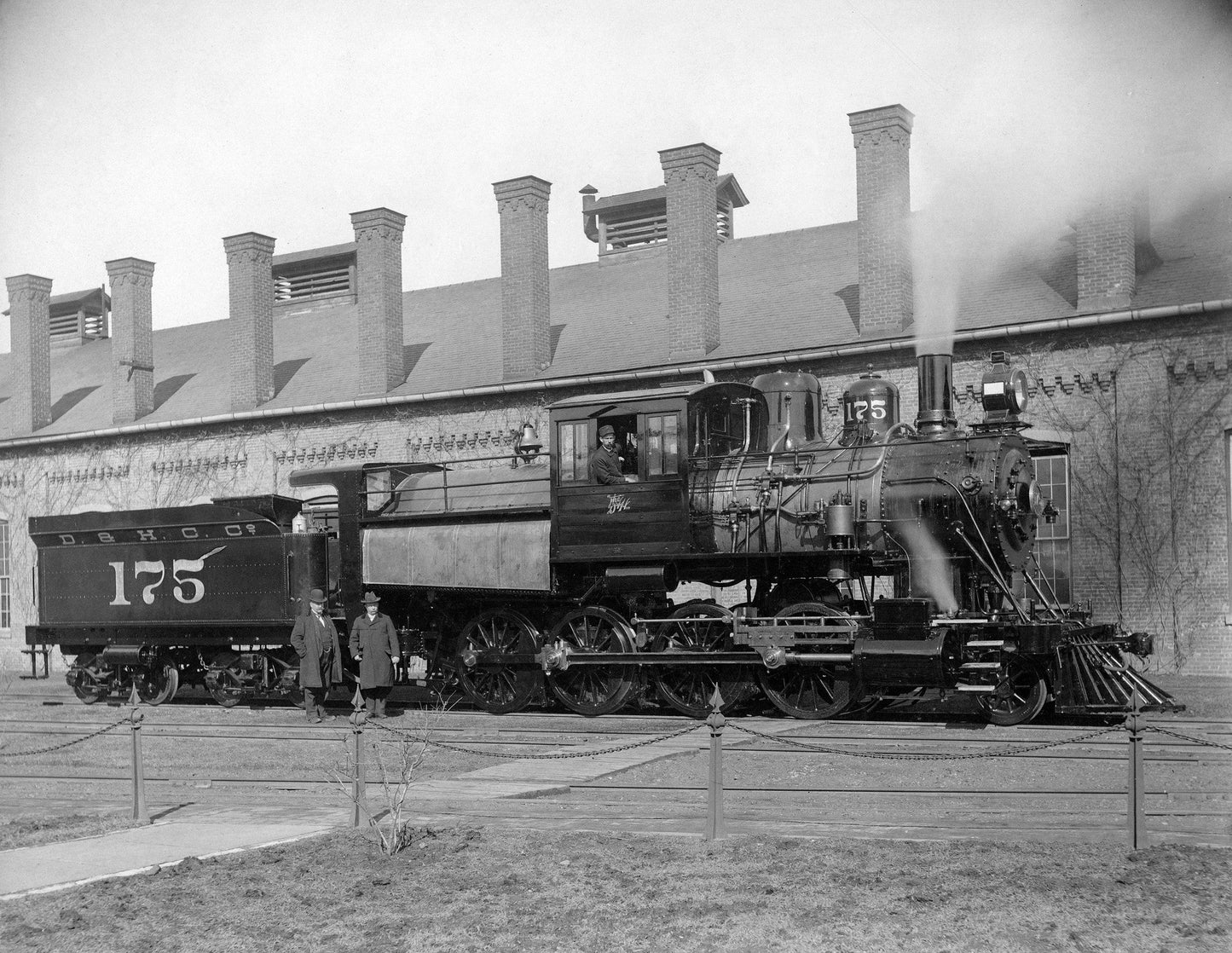 A Pictorial History: Looking Back: Otsego, Delaware, Chenango and Schoharie Counties of Upstate New York