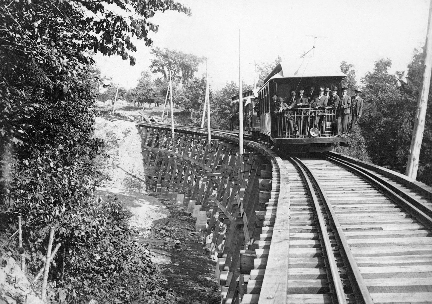 A Pictorial History: Looking Back: Otsego, Delaware, Chenango and Schoharie Counties of Upstate New York