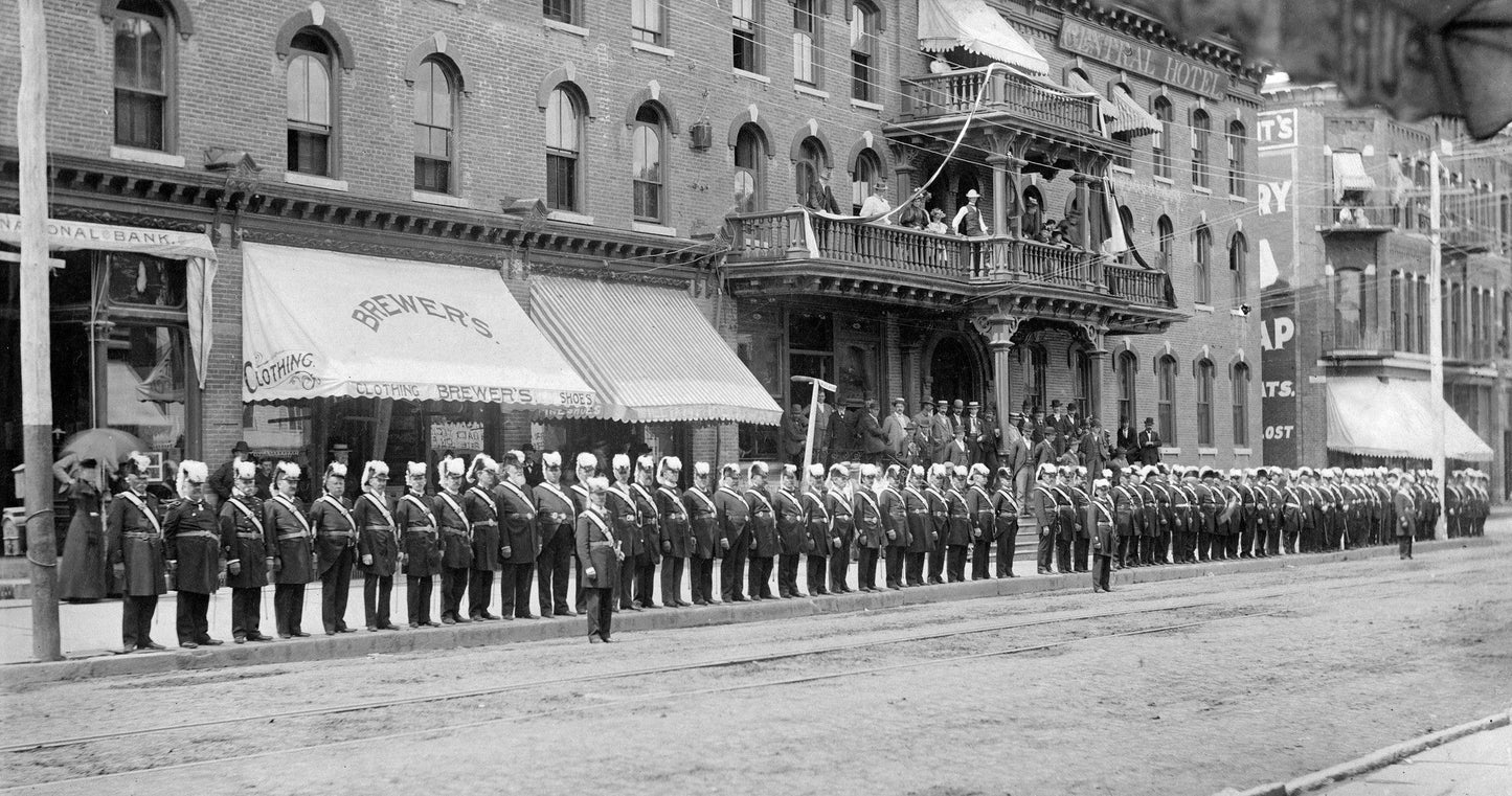 A Pictorial History: Looking Back: Otsego, Delaware, Chenango and Schoharie Counties of Upstate New York