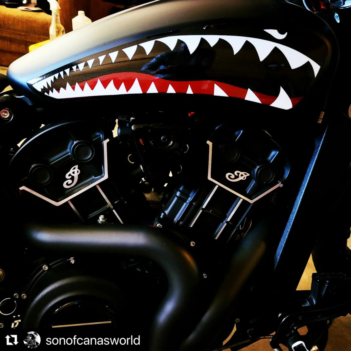 Bomber- Indian Scout - Full Tank Color