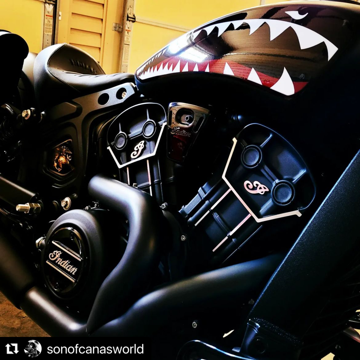 Bomber- Indian Scout - Full Tank Color
