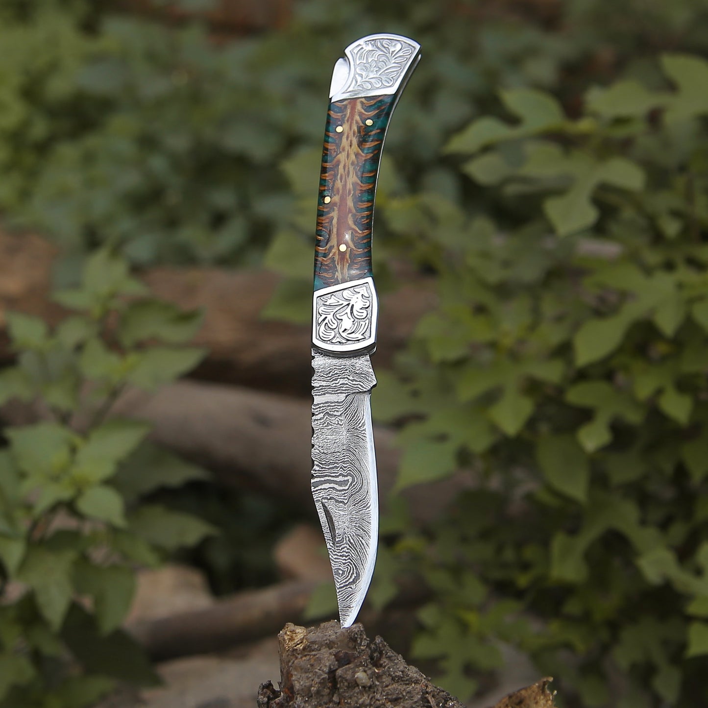 Striker Pocket Knife with Pine Cone Handle
