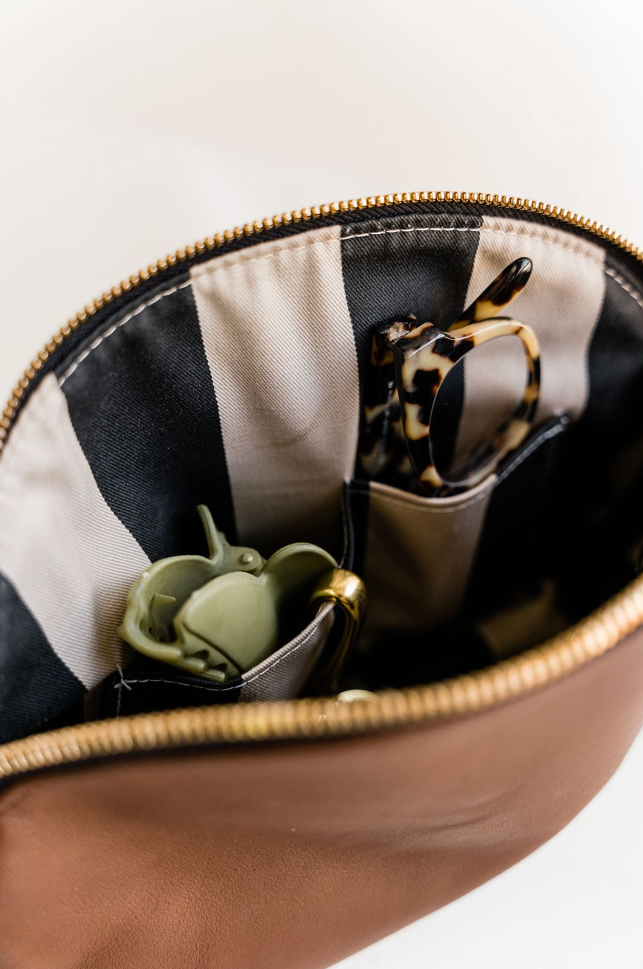 Hopper Crossbody Bag | Brown Leather