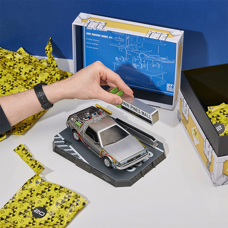 Back to the Future: Time Machine Countdown Character Model Kit