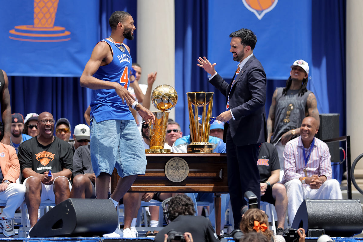 Garden Glory: The New York Knicks and the NBA Championship Five Decades in the Making