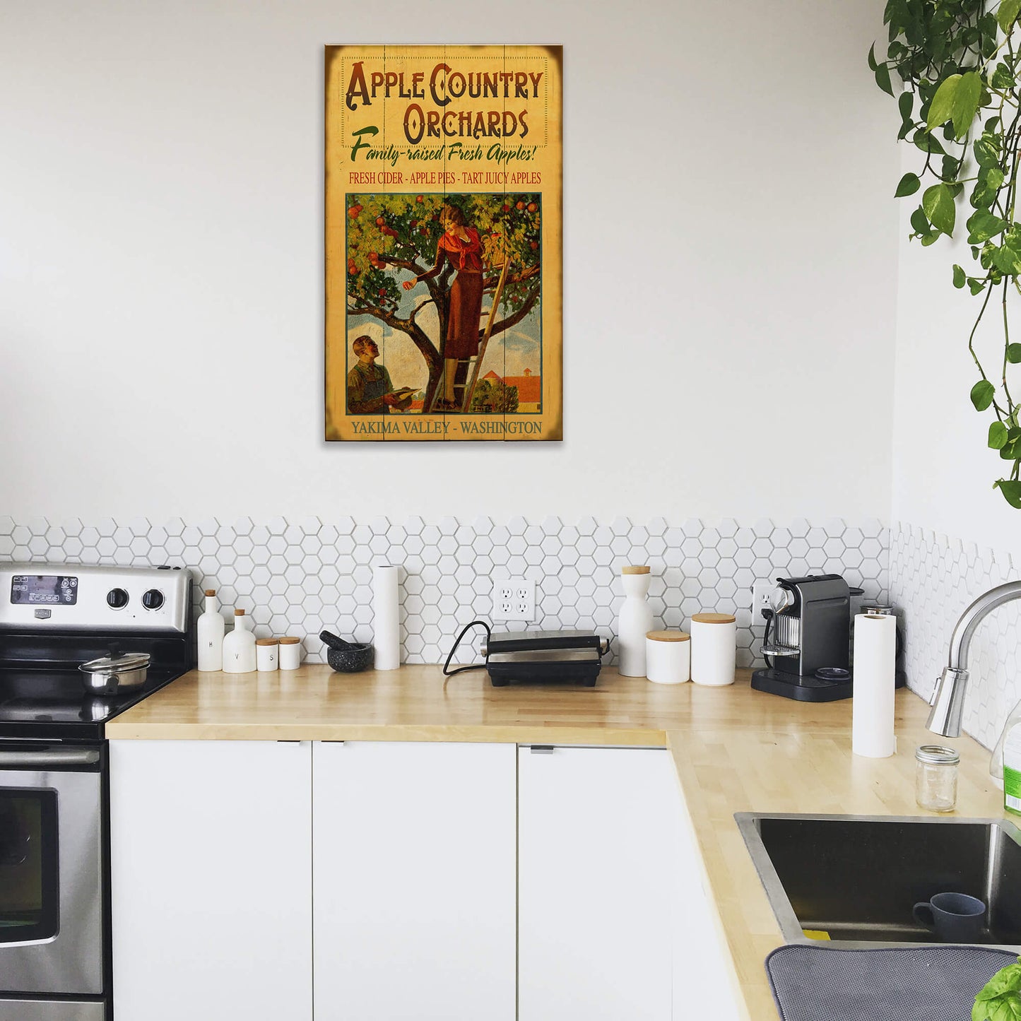 Apple Country Orchards - Wood & Metal Wall Art
