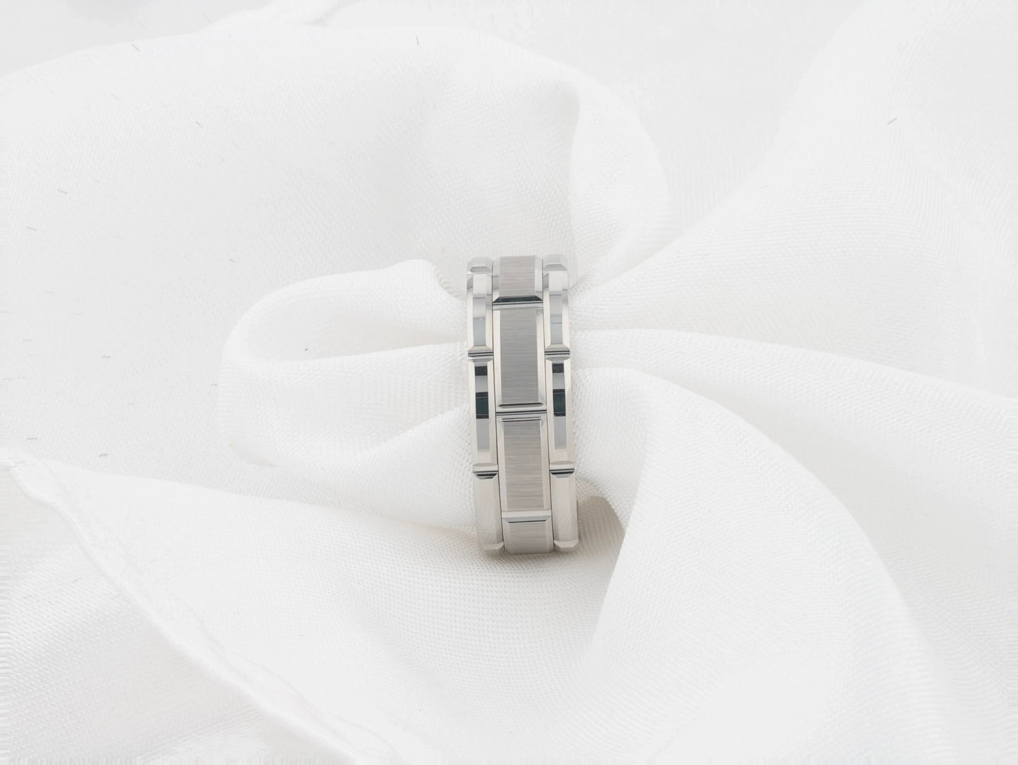 WARWICK Beveled Tungsten Carbide Wedding Band with Brush Finished Center and Alternating Grooves - 8mm