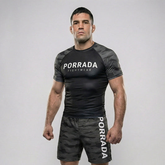 BLACK CAMO SHORT SLEEVE RASH GUARD