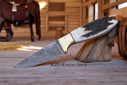 Cowboy Belt Knife – Damascus Steel & Antler Horn Handle
