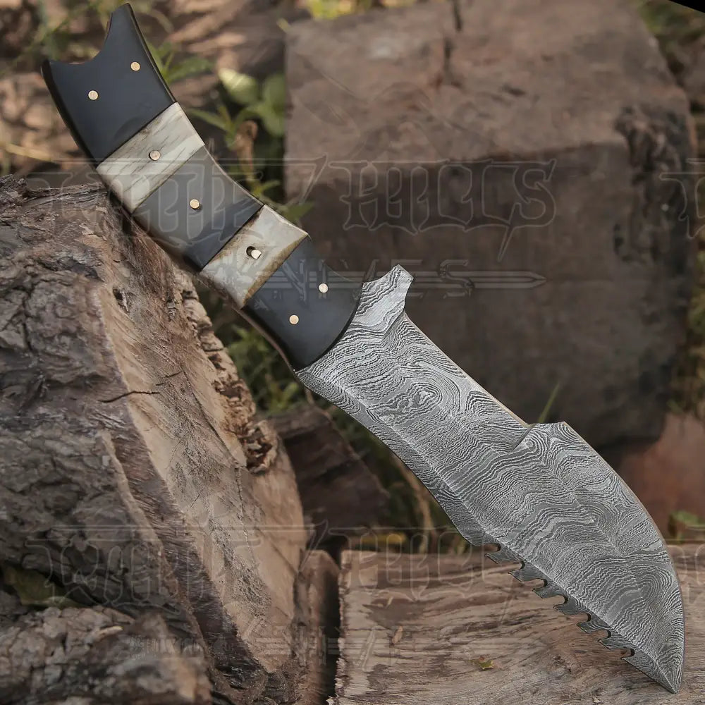 Custom HANDMADE FORGED DAMASCUS Steel Hunting BUSHCRAFT SURVIVAL TRACKER KNIFE