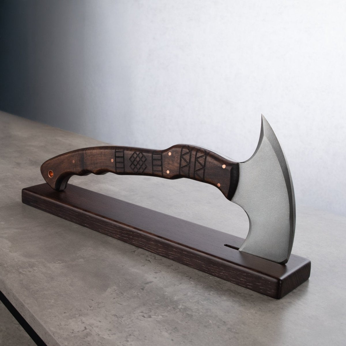 Hand forged tomahawk "Nanook"