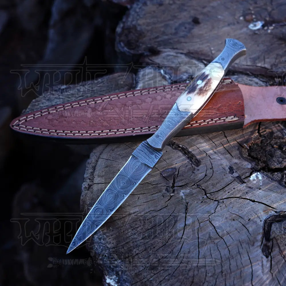 HANDMADE DAMASCUS DAGGER KNIFE - 8.5" FULL TANG  Damascus Steel KNIFE - Stag Antler Handle