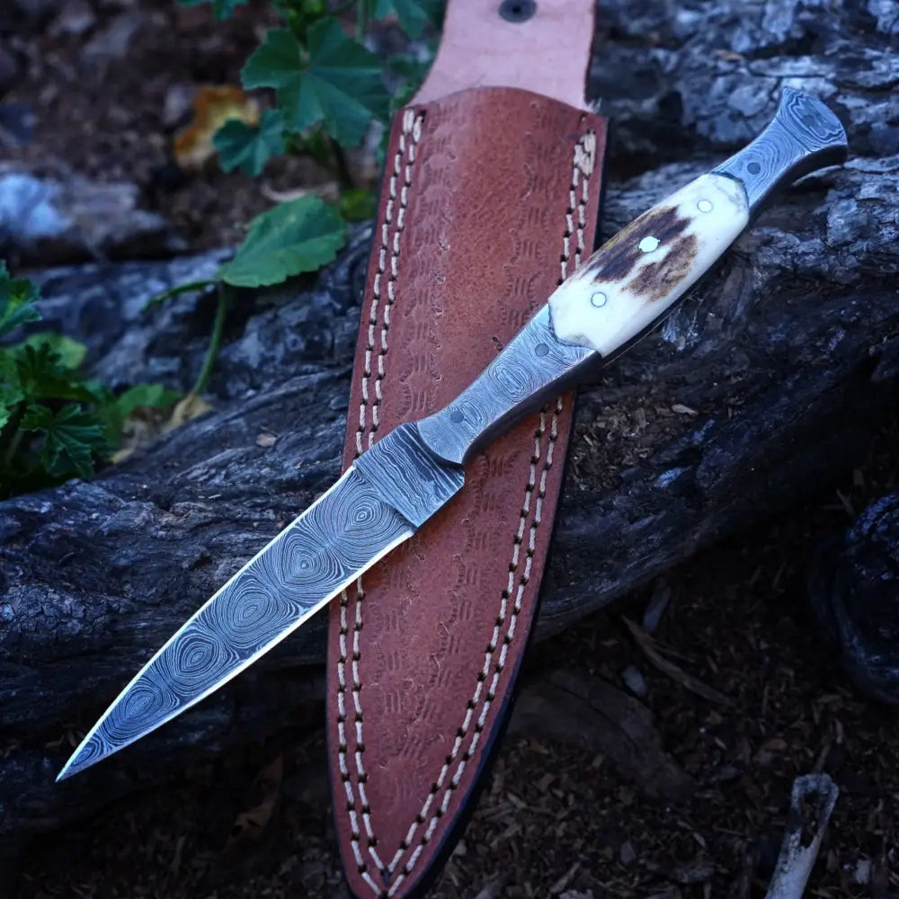 HANDMADE DAMASCUS DAGGER KNIFE - 8.5" FULL TANG  Damascus Steel KNIFE - Stag Antler Handle