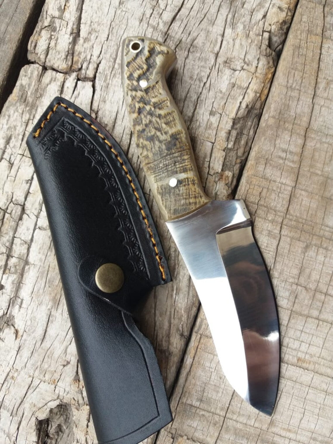 Custom Handmade D2 Steel Hunting Knife with Mountain Sheep Horn Handle – 8.5" | KBS Knives