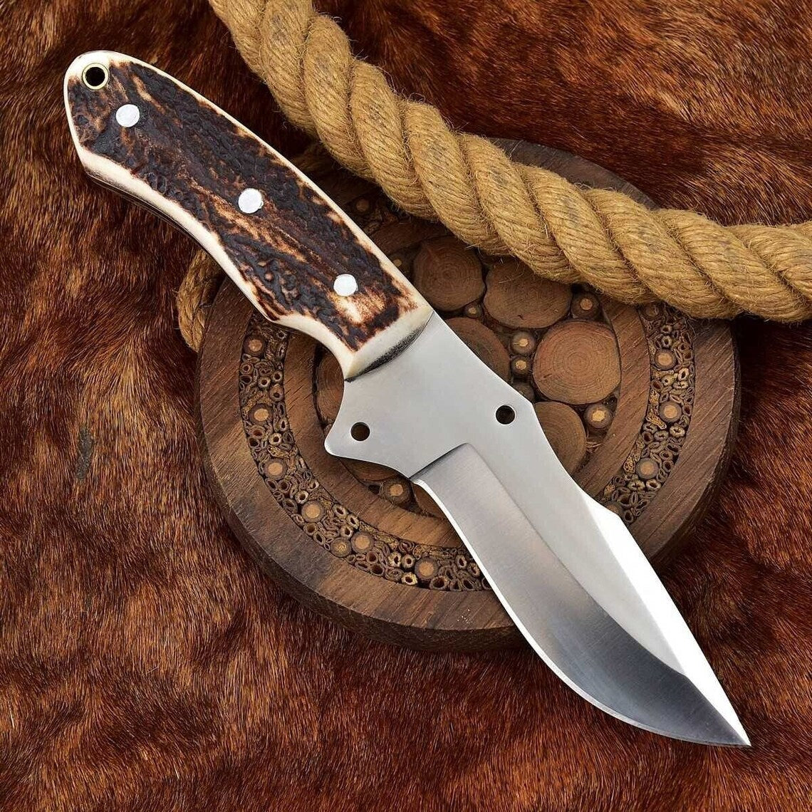 Custom Handmade Good Skinning Knife with Leather Sheath