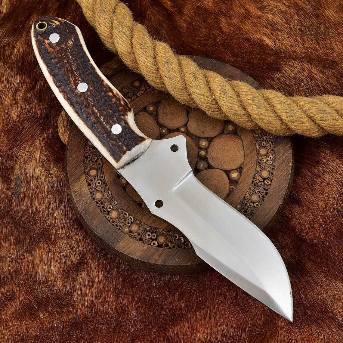 Custom Handmade Good Skinning Knife with Leather Sheath