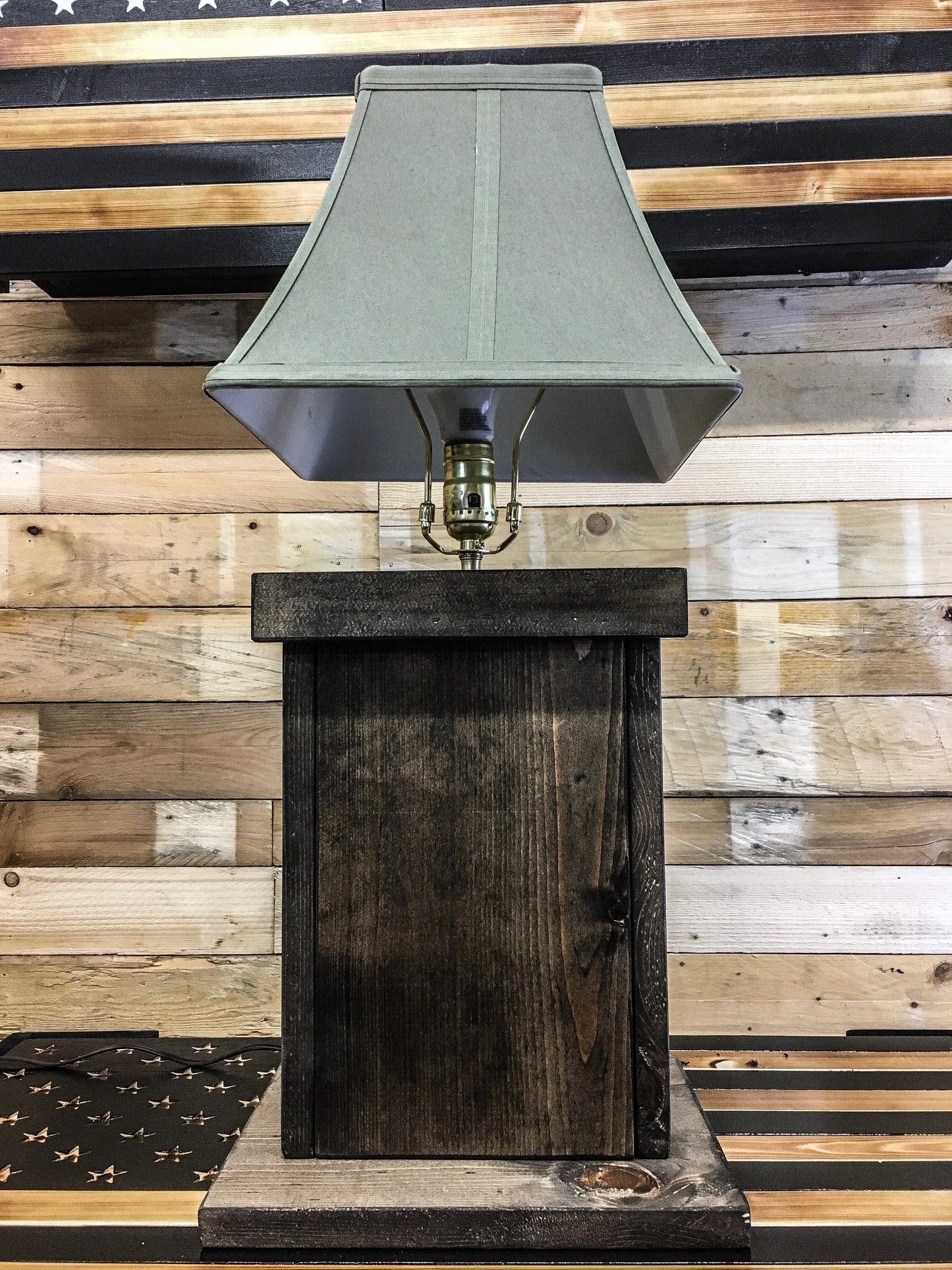 Concealment lamp