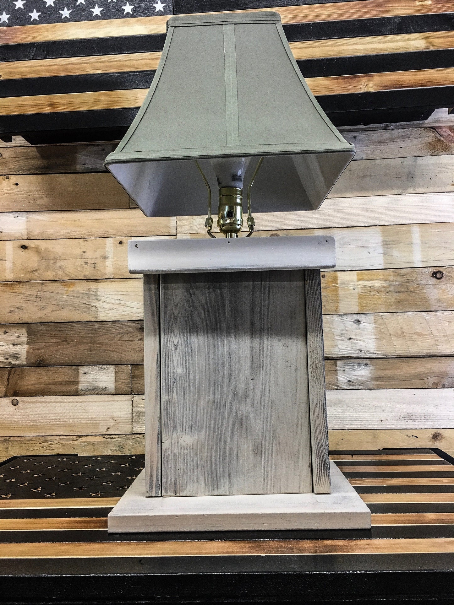 Concealment lamp