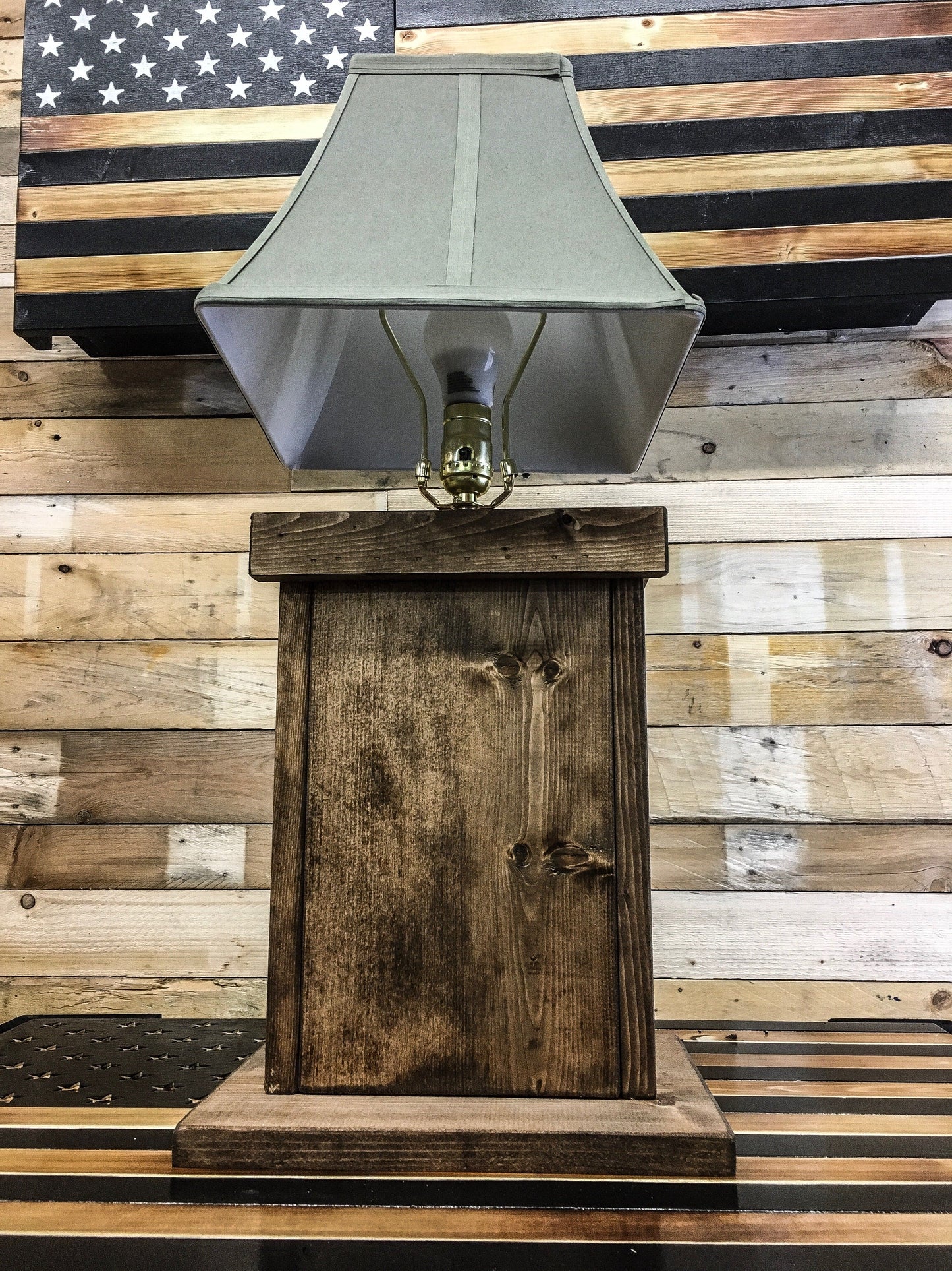 Concealment lamp