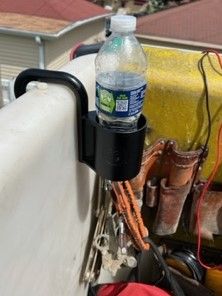 Hung and Hydrated Bucket Cup