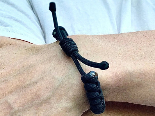 Engineered Jet Black Rope Bracelet – Handmade 550 Paracord Design