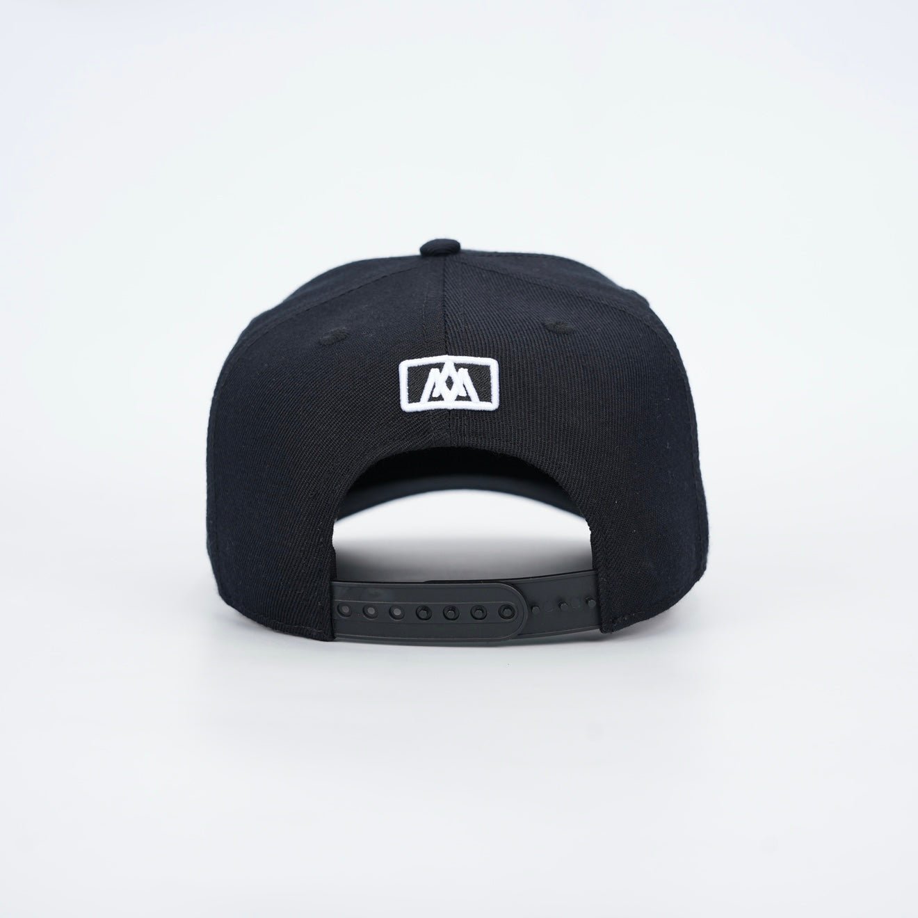 ‘SERVANT’ Premium Wool Blend SnapBack - Black/White
