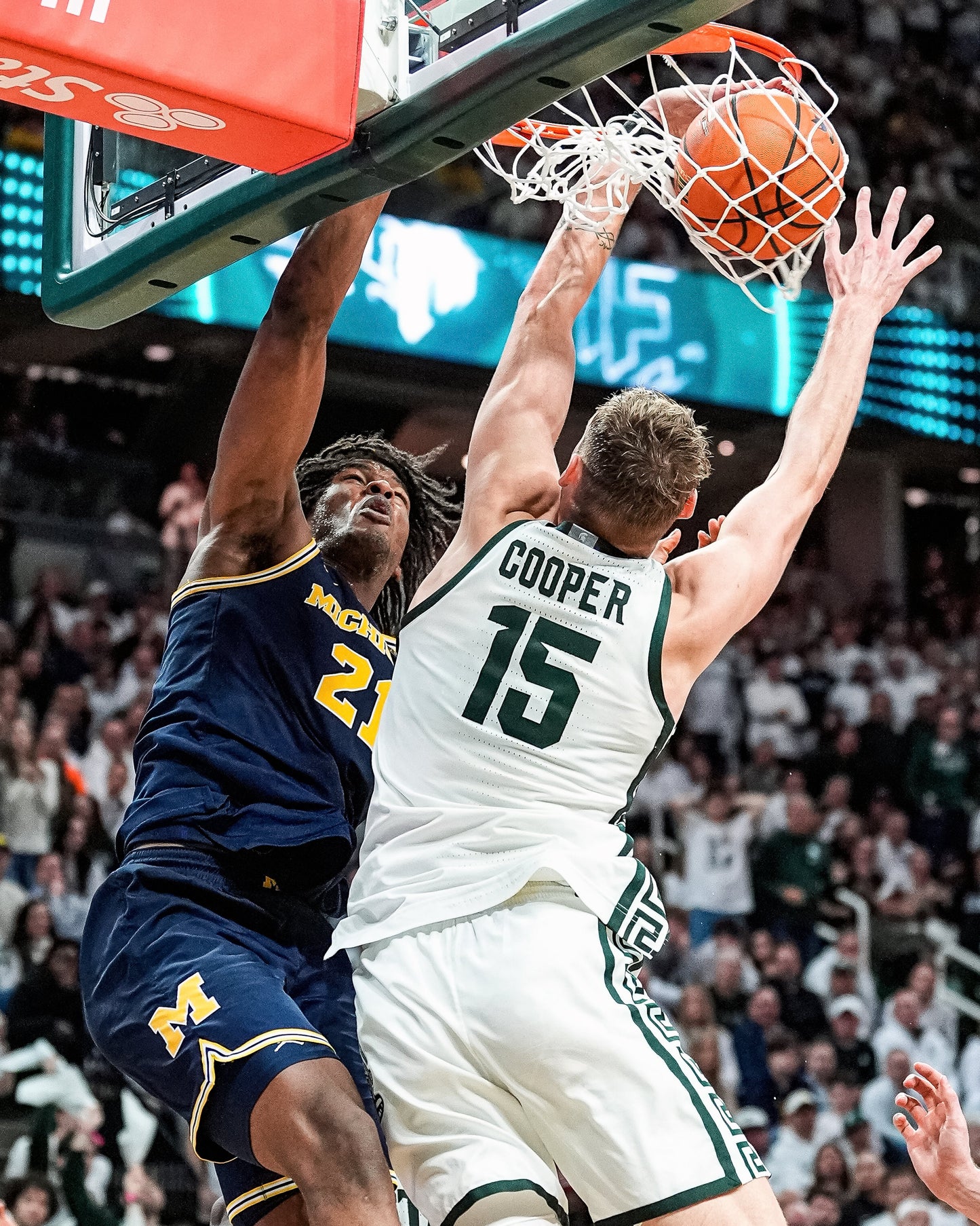 MAIZE THE ROOF: How the Michigan Wolverines Dominated College Basketball (Pediment)