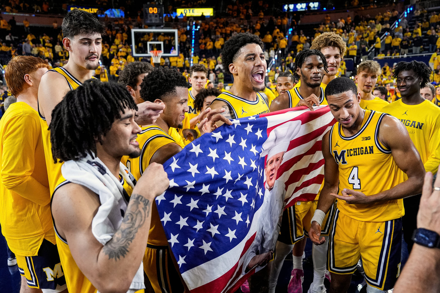 MAIZE THE ROOF: How the Michigan Wolverines Dominated College Basketball (Pediment)