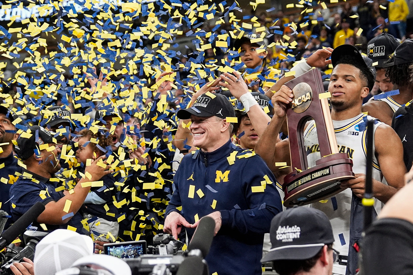 MAIZE THE ROOF: How the Michigan Wolverines Dominated College Basketball (Pediment)