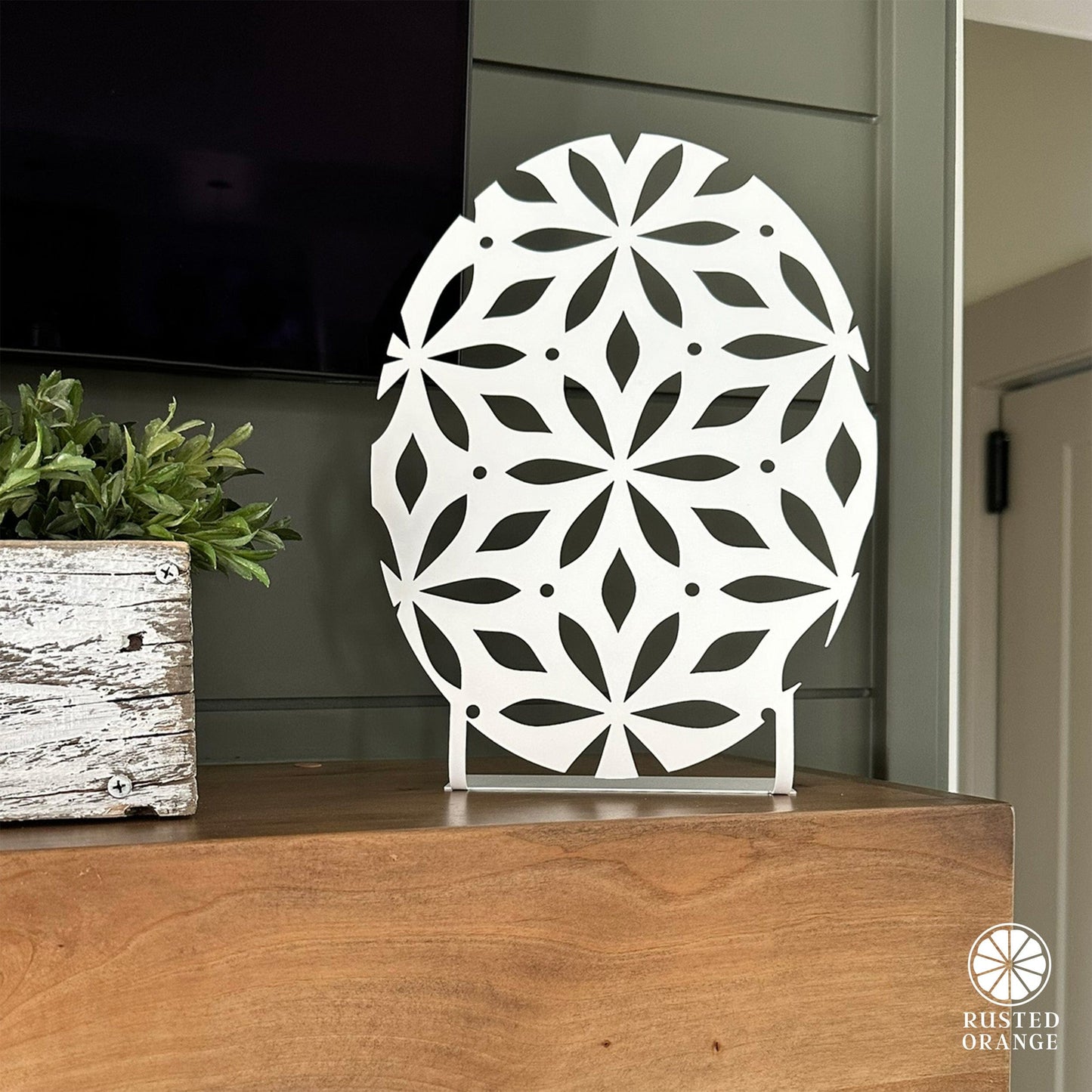 Elegant Metal Easter Egg Decor – Tabletop Cutout 3 Designs