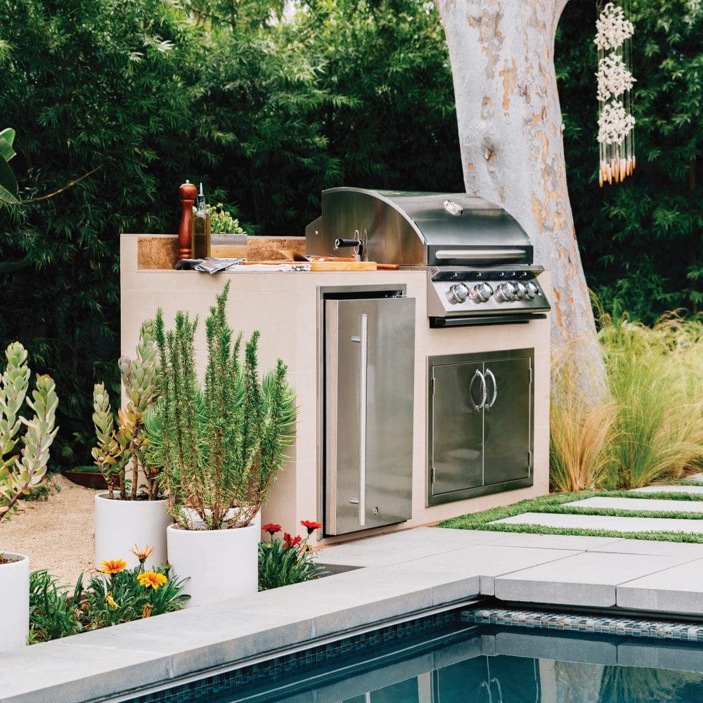 Summerset Sizzler PRO 32-Inch 4-Burner Built-in Gas Grill