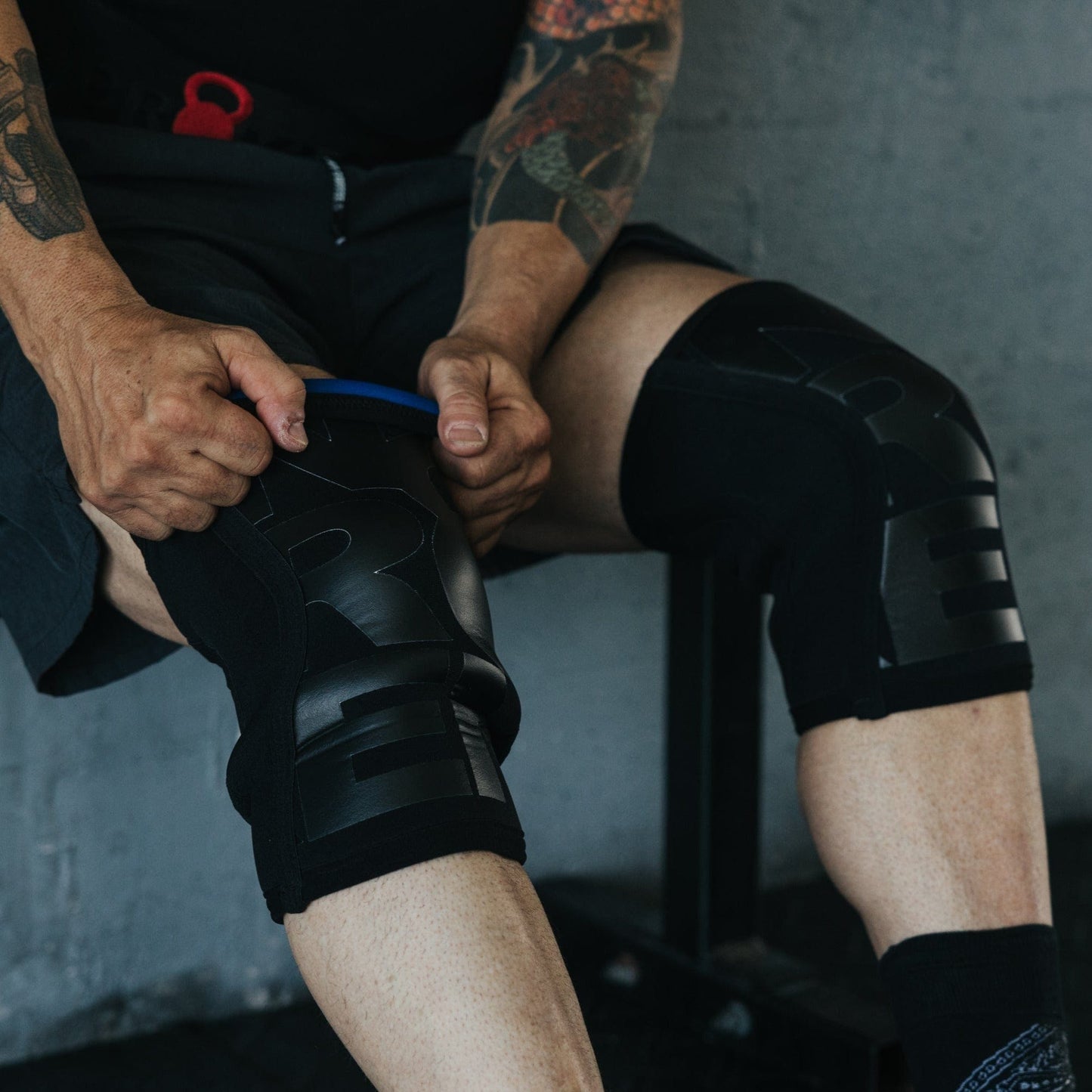 New Reversible Knee Sleeves Black Pair