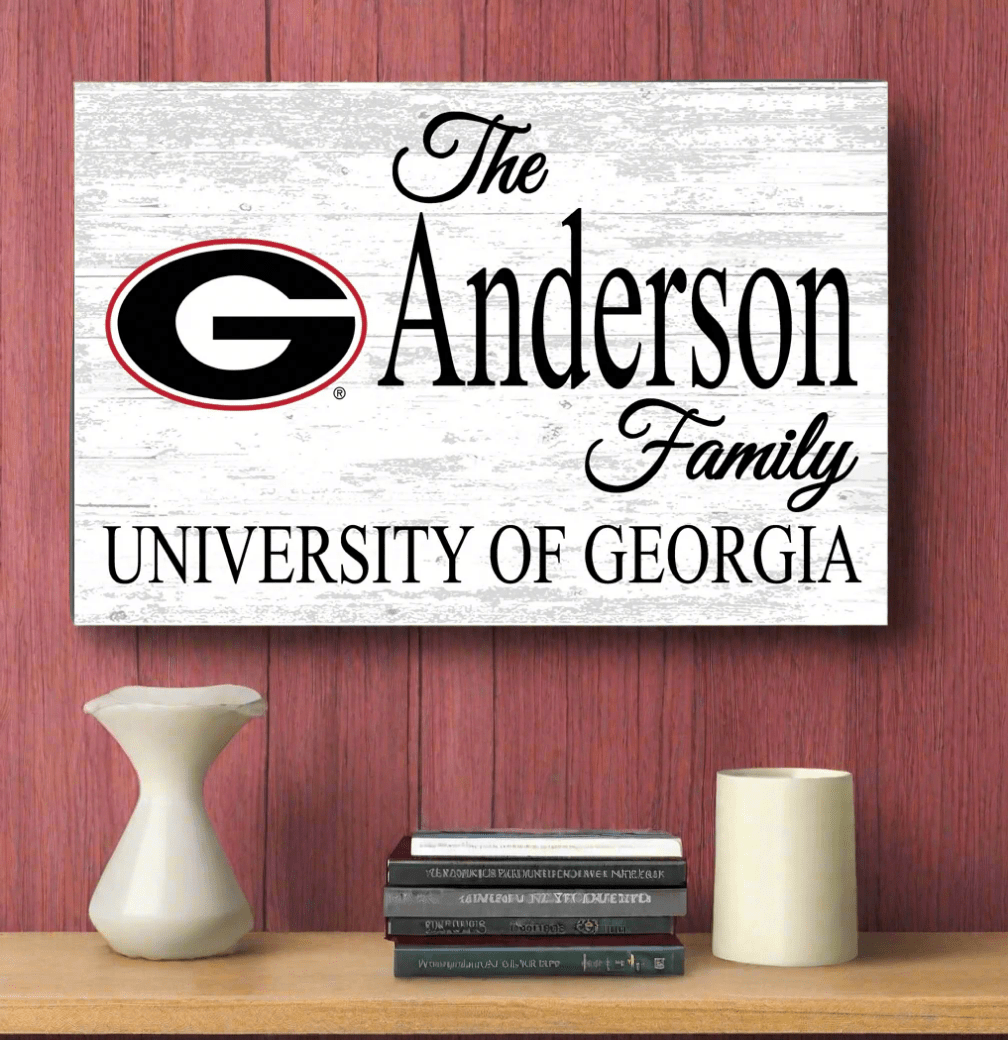 Georgia Bulldogs Family Name Sign – Personalized University of Georgia Wood Plaque for Alumni or Graduation