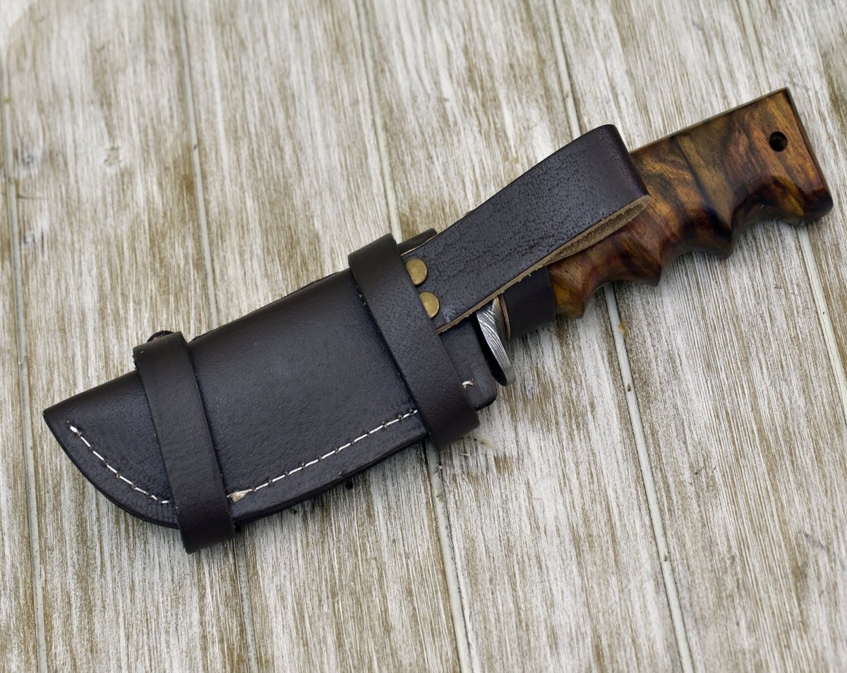 Vivid Damascus Hunting Knife with Exotic Rose Wood handle